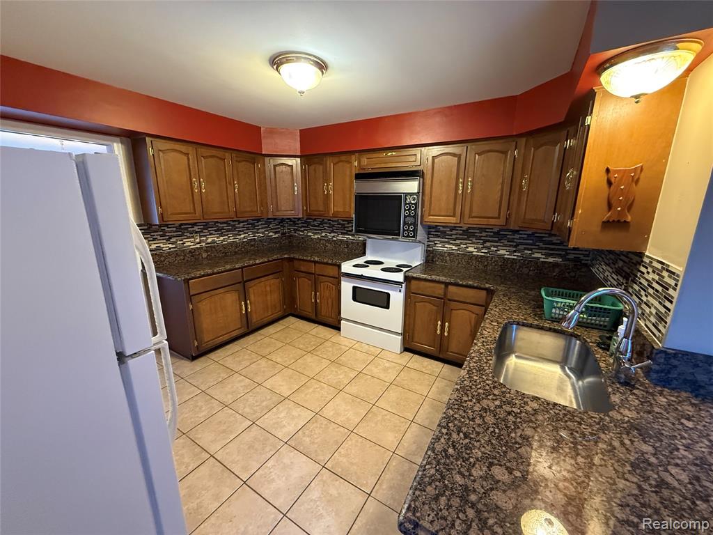 7122 Pebble Park Drive, West Bloomfield, MI — Photo 4