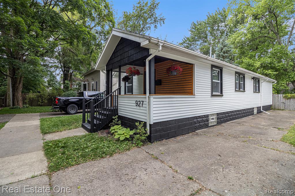 927 N LAFAYETTE Avenue, Royal Oak, MI 48067 — Photo 2