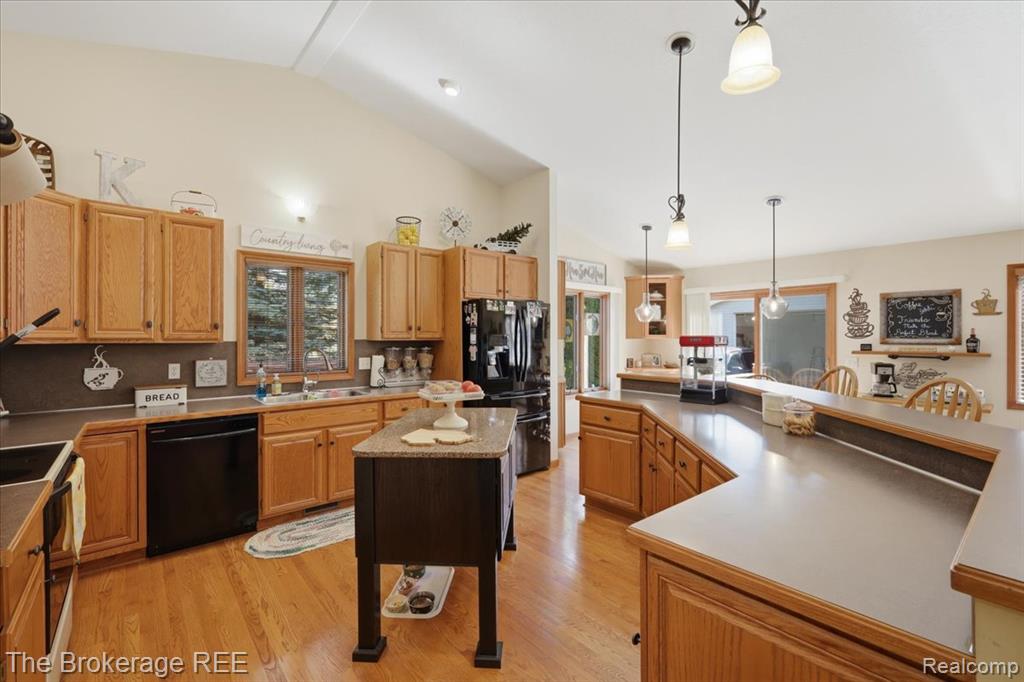 6057 Center Road, Grand Blanc, MI 48439 — Photo 25