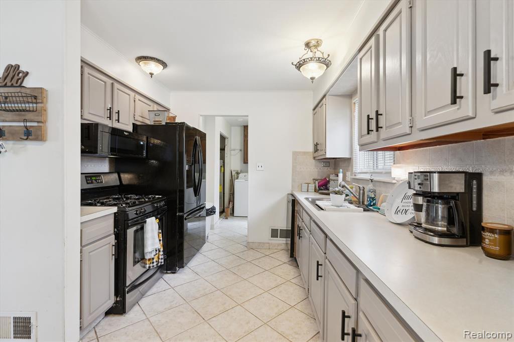 6057 Sylvia Street, Taylor, MI 48180 — Photo 11