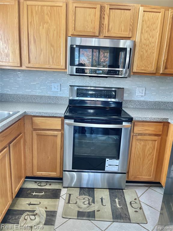43267 Woodbridge Drive, Clinton Twp, MI 48038 — Photo 11