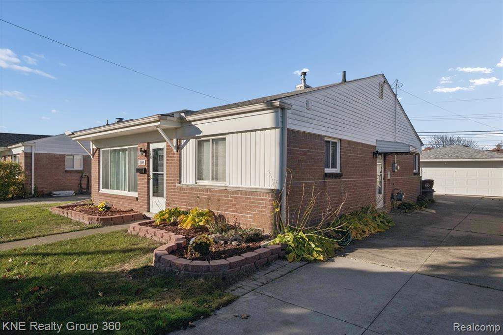 15464 Mulberry Street, Southgate, MI 48195 — Photo 5