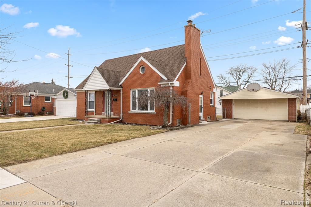 1046 6th Street, Wyandotte, MI 48192 — front exterior