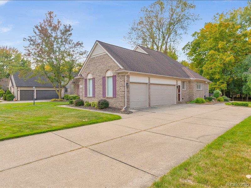 43855 Pinot Noir Drive, Sterling Heights, MI 48314 — Photo 33