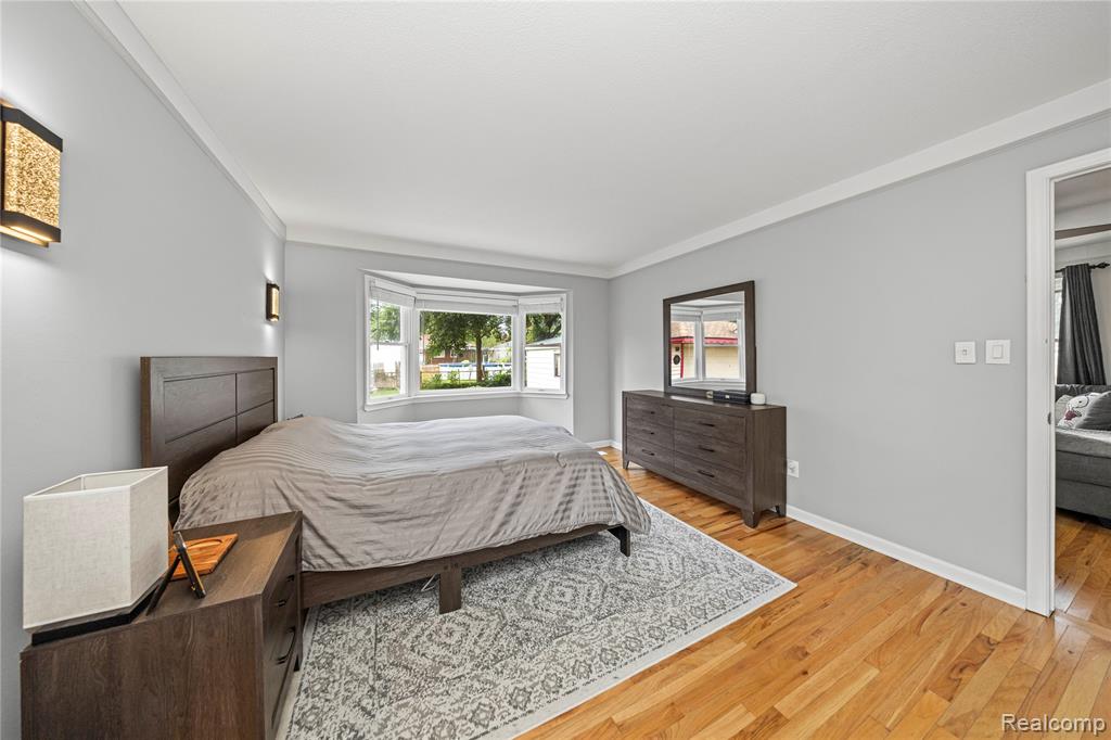 9939 Deering Street, Livonia, MI 48150 — Photo 23