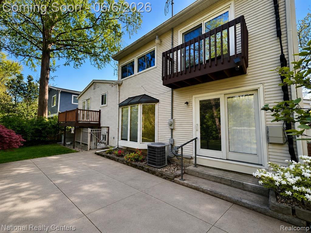 2182 Yorktown Drive - Photo 4