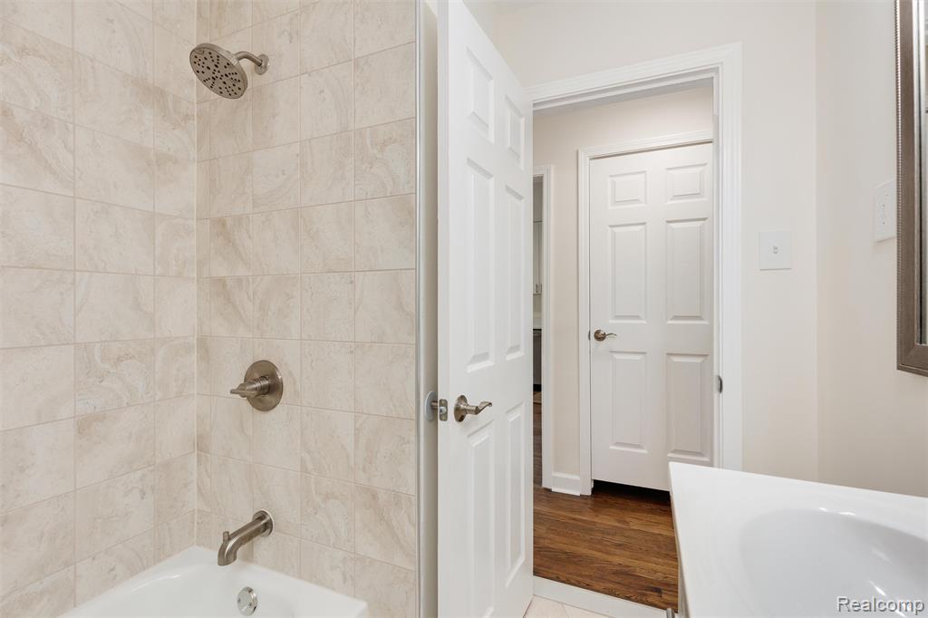 27935 Grant Street, Saint Clair Shores, MI 48081 — Photo 13