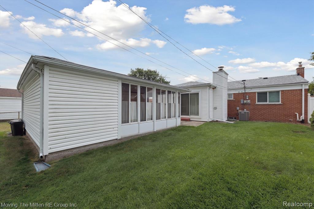 6484 Huntleigh Street, Garden City, MI — Photo 35