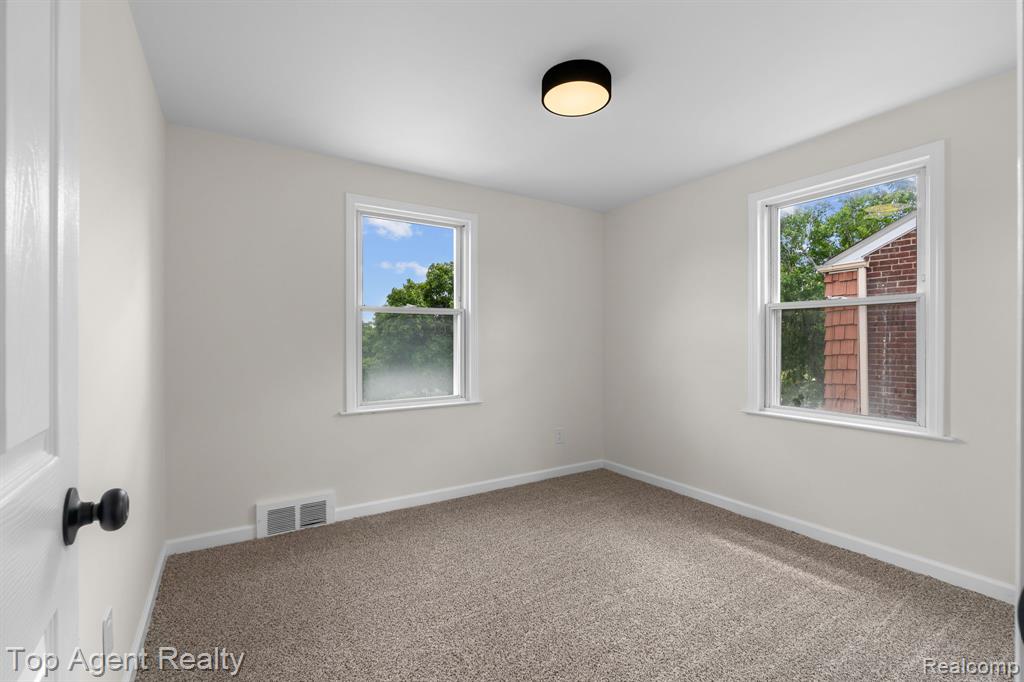 17585 Faust Avenue, Detroit, MI 48219 — Photo 24