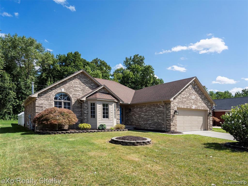 54256 Oconee Drive, Macomb, MI 48042 — Photo 2