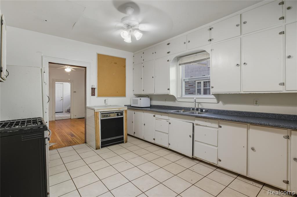 620 E 2ND Street, Flint, MI 48503 — Photo 18