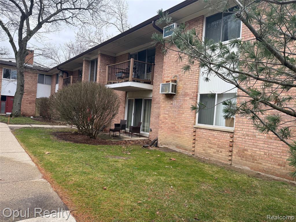 1237 Island Drive, 203, Ann Arbor, MI 48105 — Photo 2