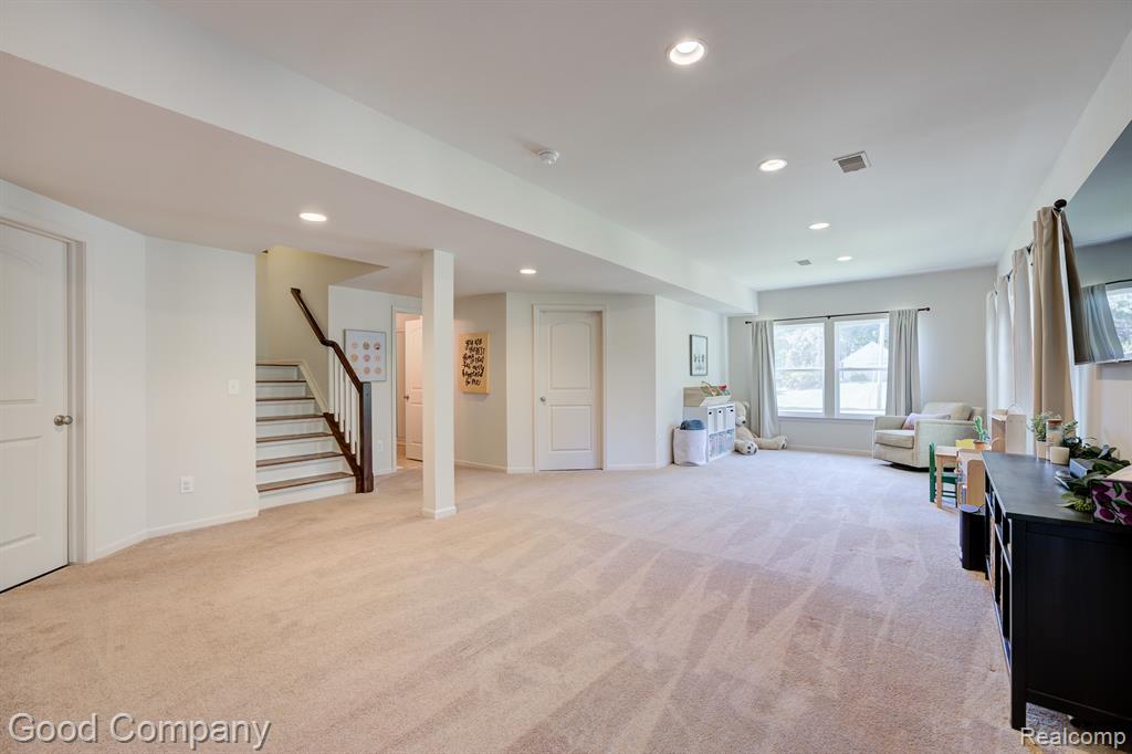 907 RIVERSTONE Court, Milford, MI 48381 — Photo 57