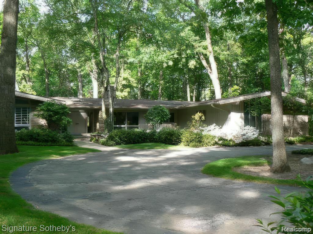 5170 TOOTMOOR Road, Bloomfield Hills, MI 48302 — front exterior