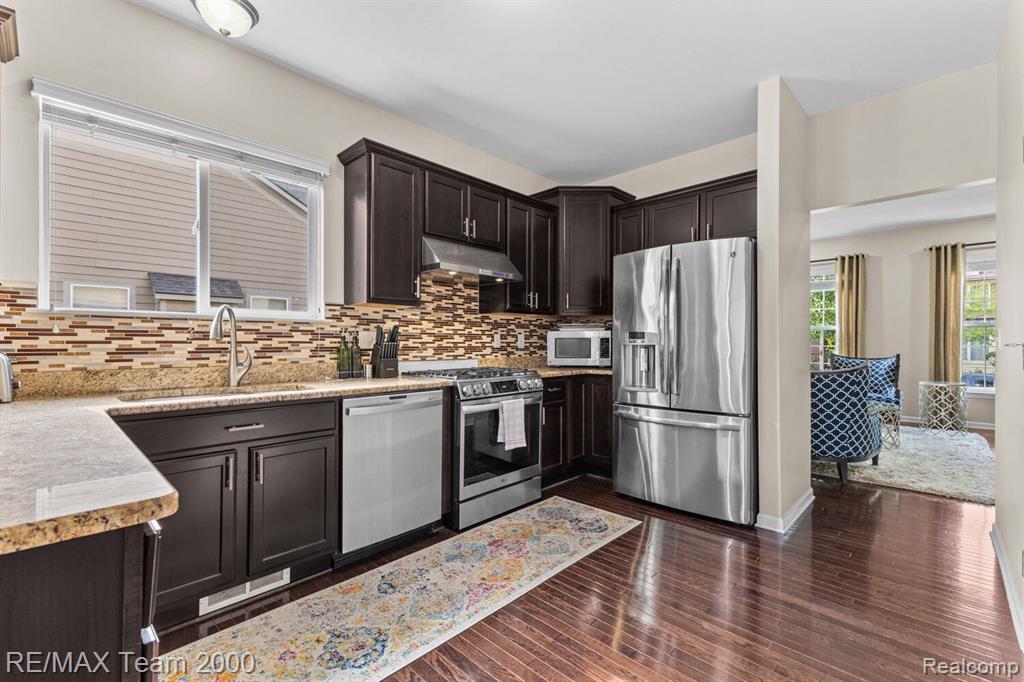 51139 GOLD RIDGE Lane, Canton, MI 48188 — Photo 9