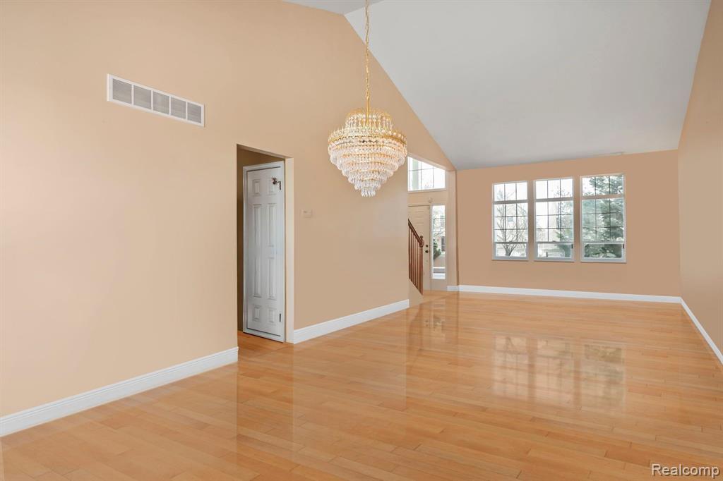 7850 TIMBERLANE Trail, West Bloomfield, MI 48323 — Photo 5