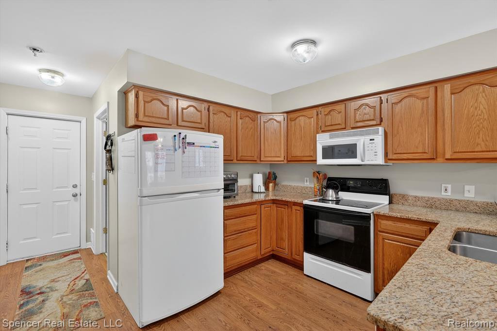 10791 Rattalee Lake Road, Davisburg, MI 48350 — Photo 11
