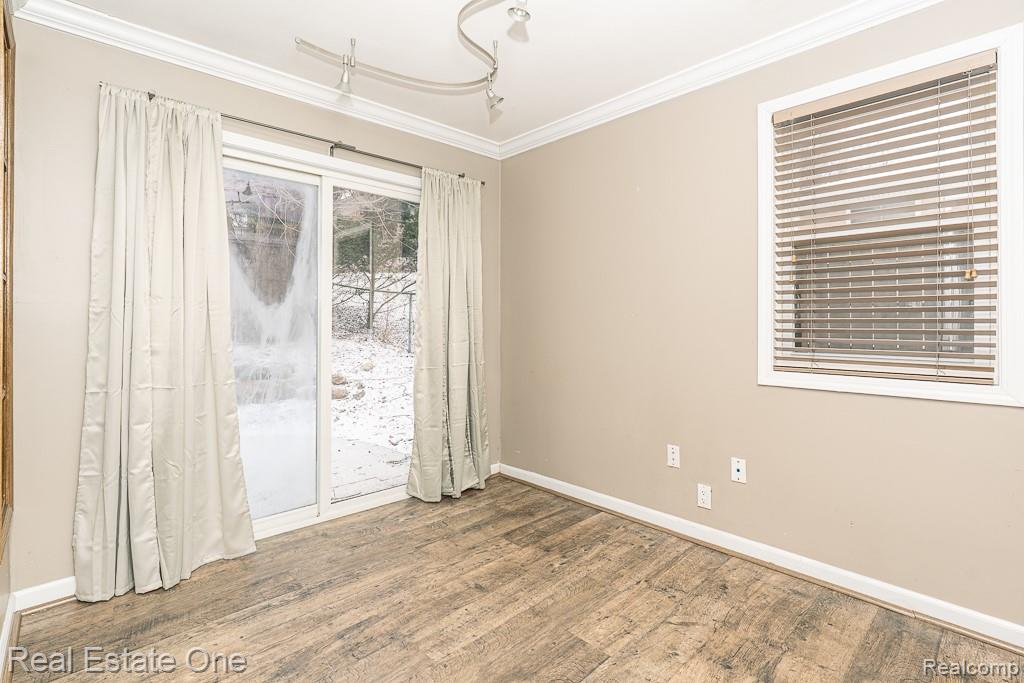 8955 Maplewood Avenue, Clarkston, MI 48348 — Photo 13