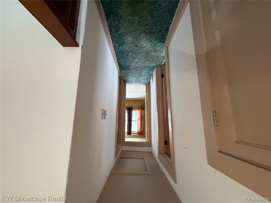 24 S Roselawn Street, Pontiac, MI 48342 — Photo 15