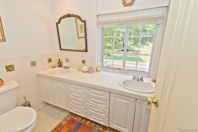 8642 HENDRIE Boulevard, Huntington Woods, MI — Photo 30
