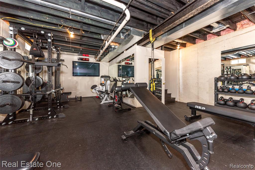 9410 Maple Run Court, Pinckney, MI 48169 — Photo 41