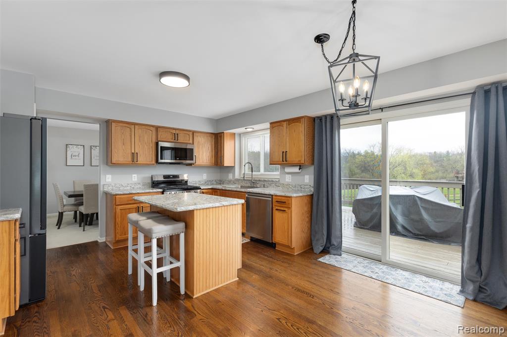 111 Oak Bark Drive, Howell, MI 48843 — Photo 14