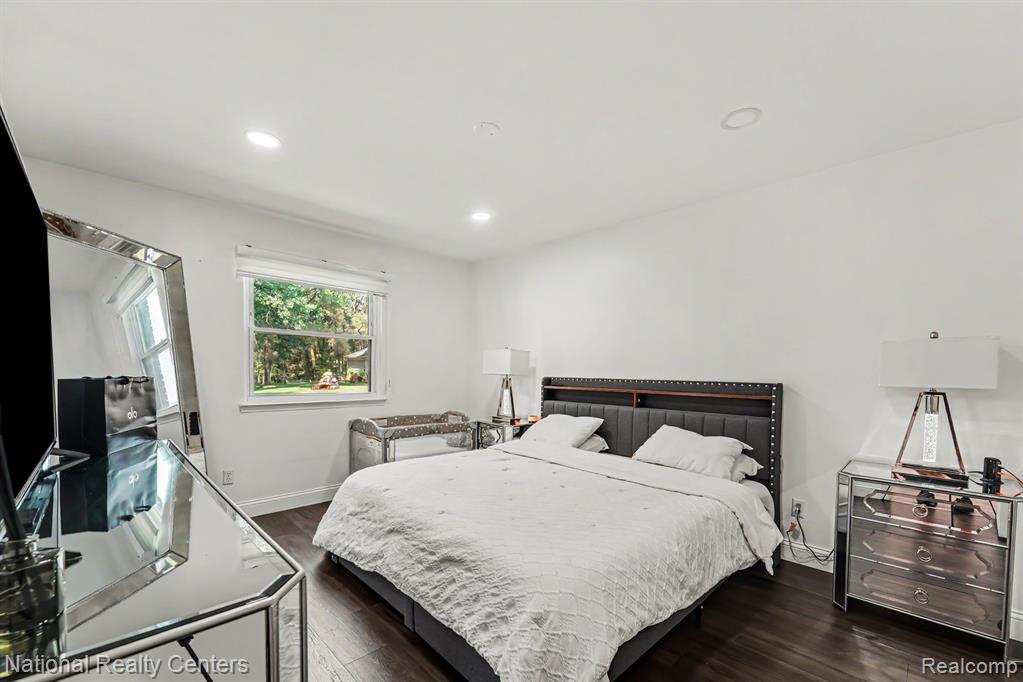 45277 Universal Court, Utica, MI 48317 — Photo 8
