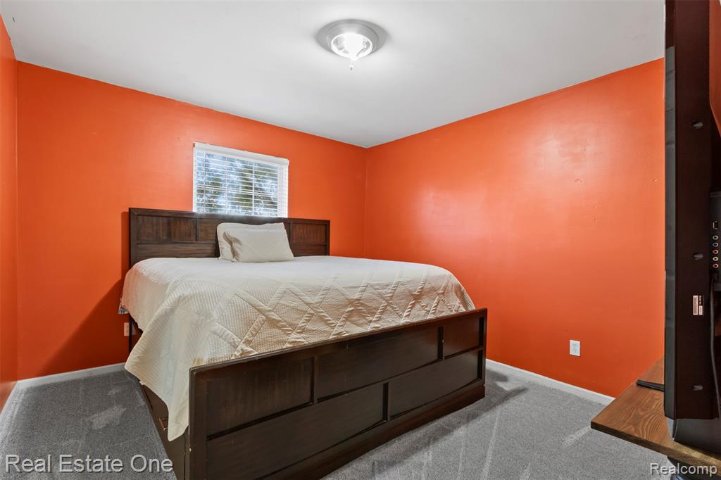 43275 Pond Bluff Drive, Belleville, MI 48111 — Photo 18