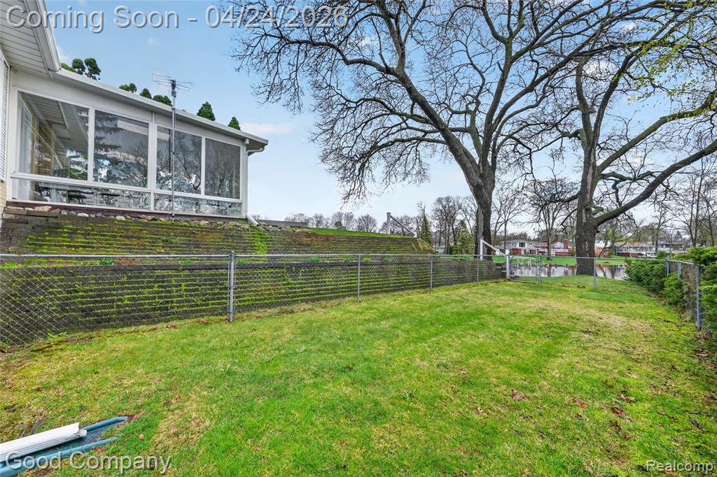 3463 Coseyburn Road, Waterford, MI 48329 — Photo 45