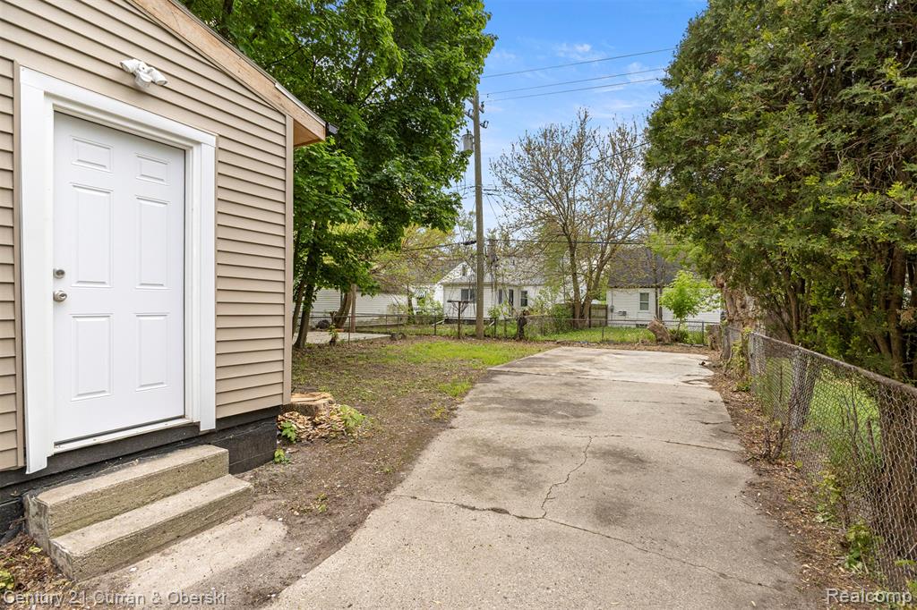 19445 Prevost Street, Detroit, MI 48235 — Photo 27