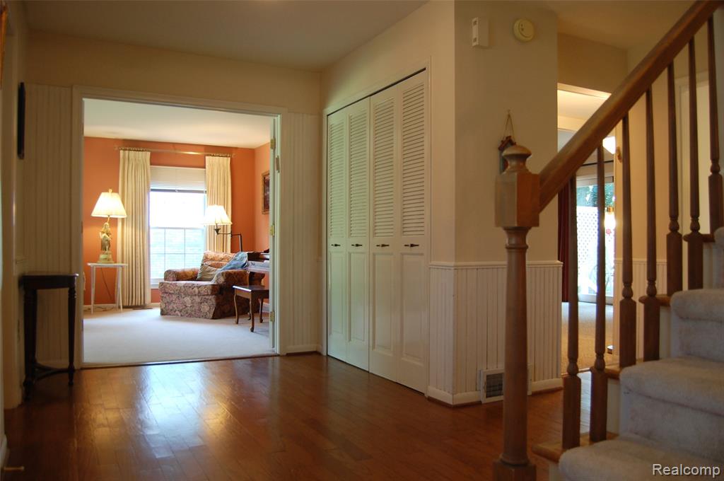 6560 Perham Drive, West Bloomfield, MI — Photo 18