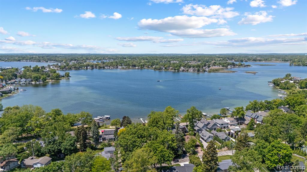 2420 Garland Street, Keego Harbor, MI 48320 — Photo 35