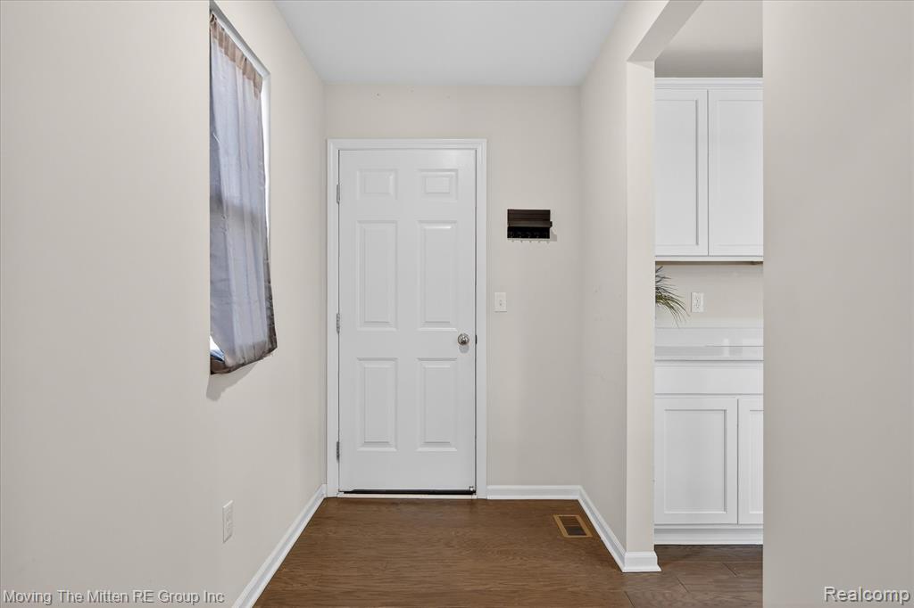 14342 Laurelwood Drive, Van Buren, MI 48111 — Photo 19