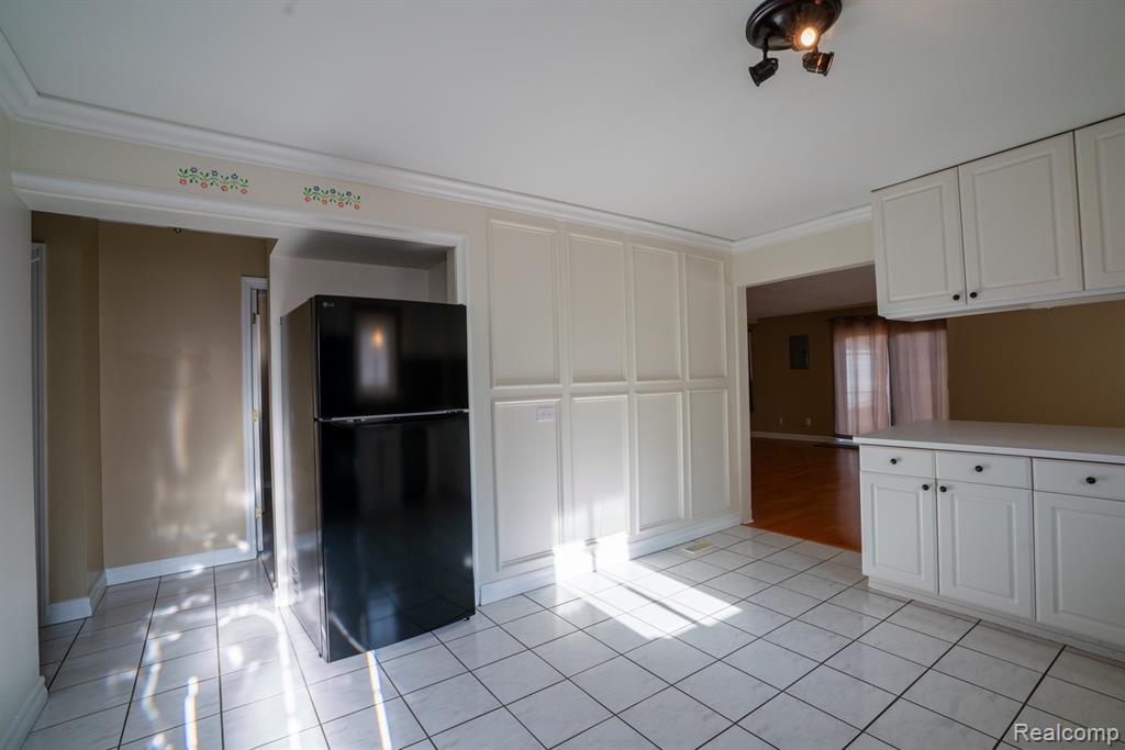 4205 Harding Street, Dearborn Heights, MI 48125 — Photo 11