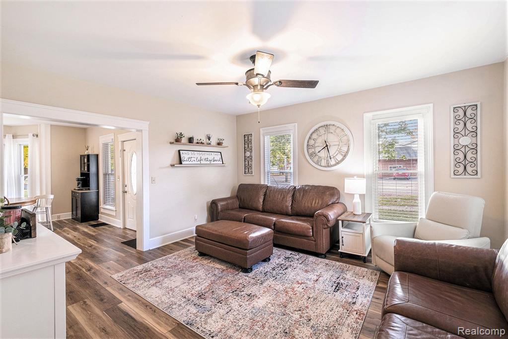 315 E Main Street, Vernon, MI 48476 — Photo 5