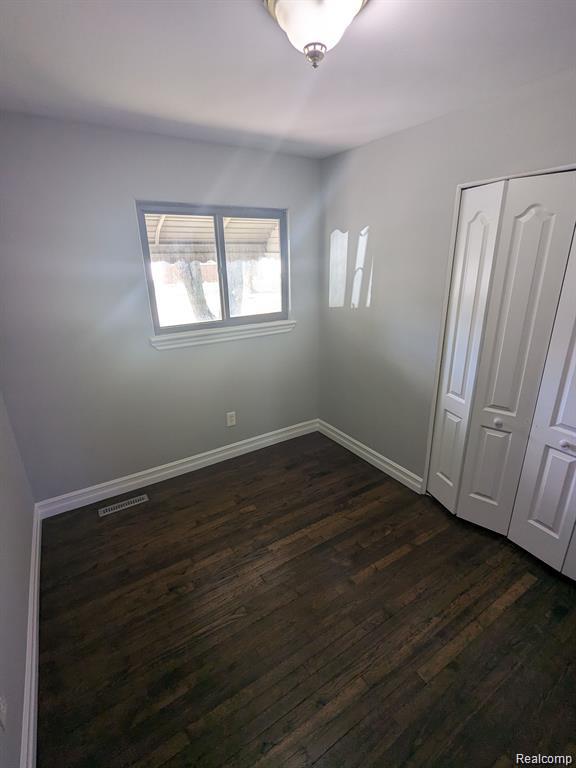 5113 Glenis Street, Dearborn Heights, MI 48125 — Photo 10