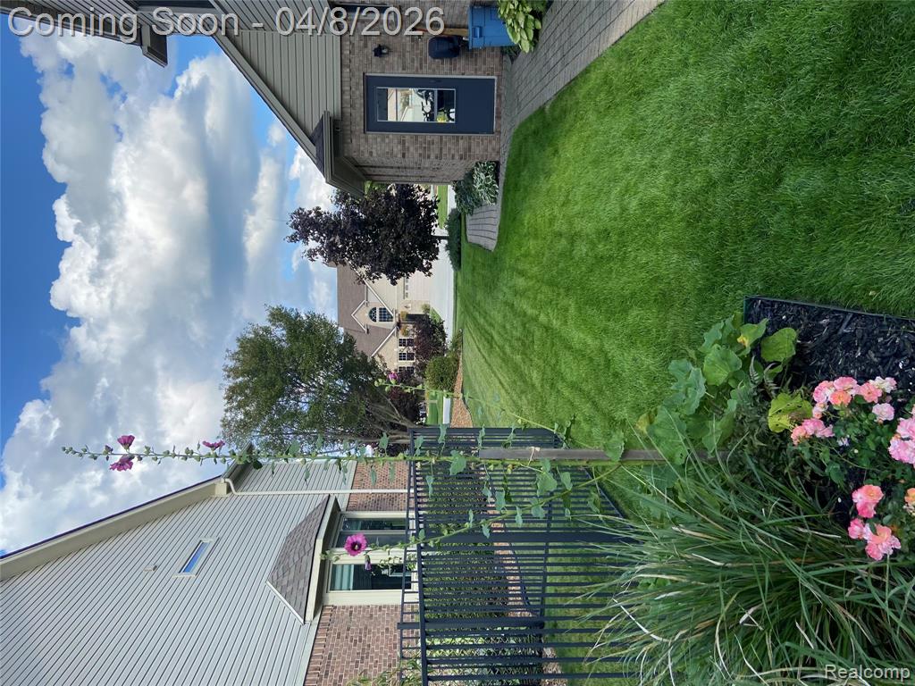 33292 Mallard Drive, Rockwood, MI — Photo 38
