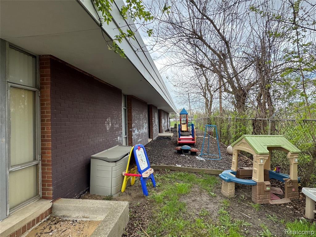 14060 Stephens Road, Warren, MI 48089 — Photo 9
