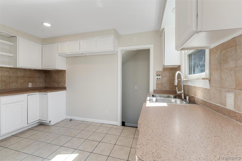 19168 Berden, Grosse Pointe, MI 48236 — Photo 8