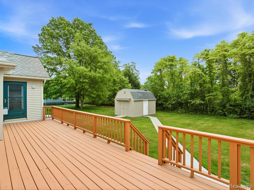 4305 Juniper Lane, Port Huron, MI 48060 — Photo 32