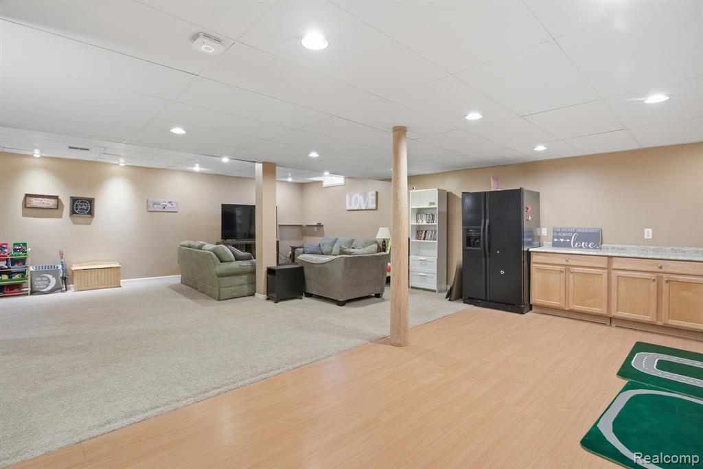 1275 Hendrie, Canton, MI 48187 — Photo 50