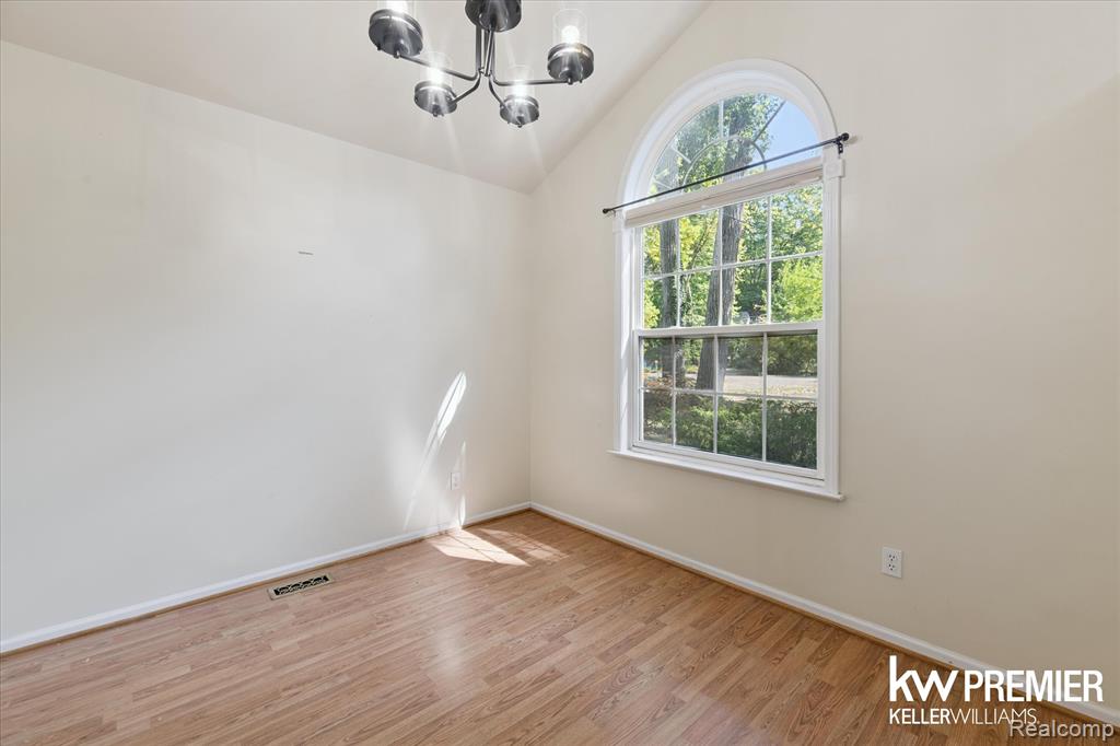 9301 Cardwell Street, Livonia, MI 48150 — Photo 6