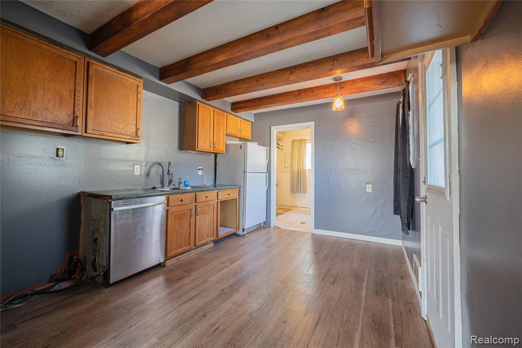 23300 N Brookside Drive, Dearborn Heights, MI 48125 — Photo 10