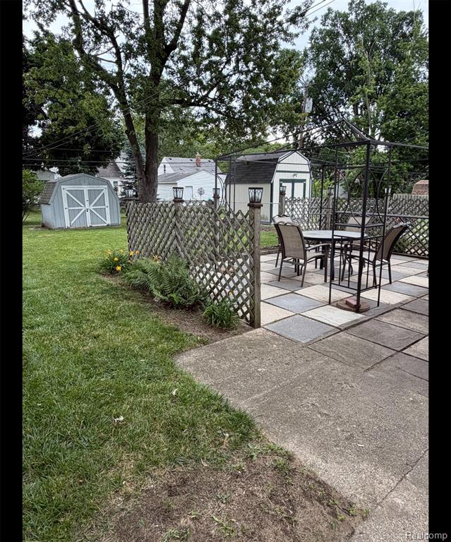 4437 Washington Street, Wayne, MI 48184 — Photo 2