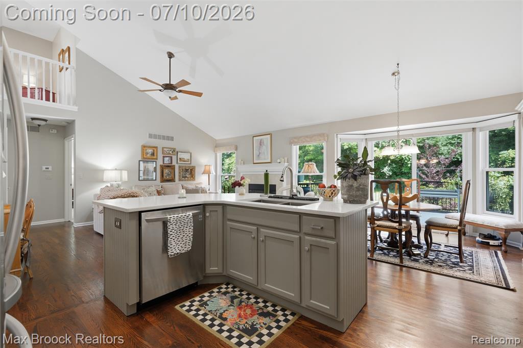 5804 S Windstar Circle, 22, Waterford, MI 48327 — Photo 18