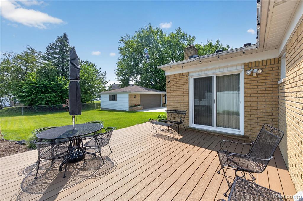 7026 London Court, Canton, MI 48187 — Photo 35