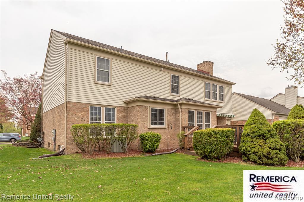 46206 LARCHMONT Drive, Canton, MI 48187 — Photo 45
