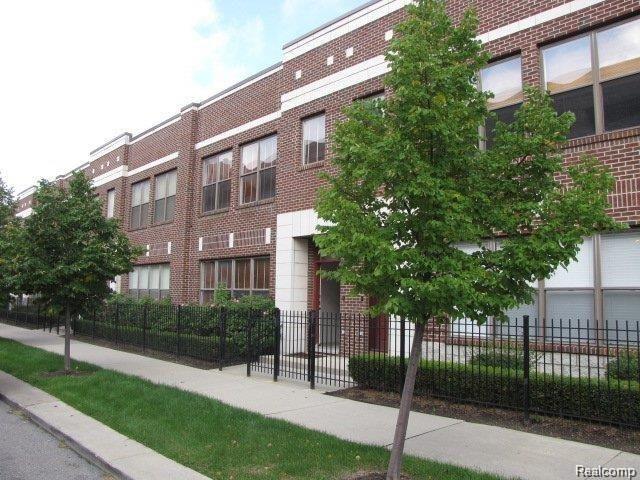 64 W BETHUNE ST # 28 W, Detroit, MI 48202 — Photo 2