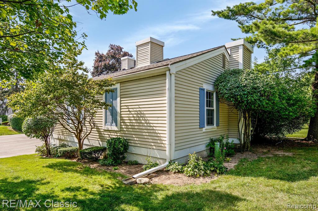 41716 ONAWAY Drive, Northville, MI 48167 — Photo 21