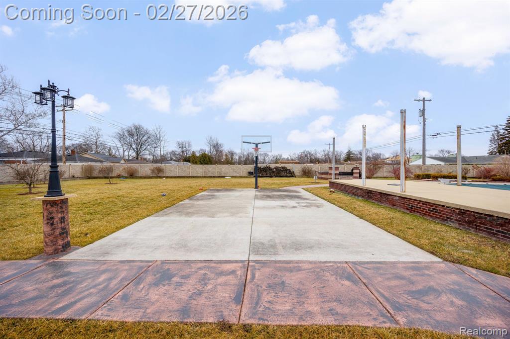6616 Fairwood Drive, Dearborn Heights, MI 48127 — Photo 12